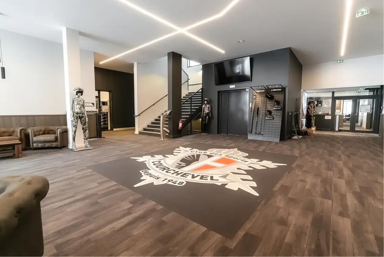 Aménagement d’intérieur moderne par Studio Arch à Challes-les-Eaux