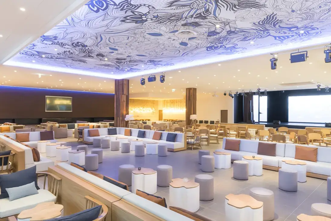 Rénovation intérieure complète par Studio Arch à Challes-les-Eaux