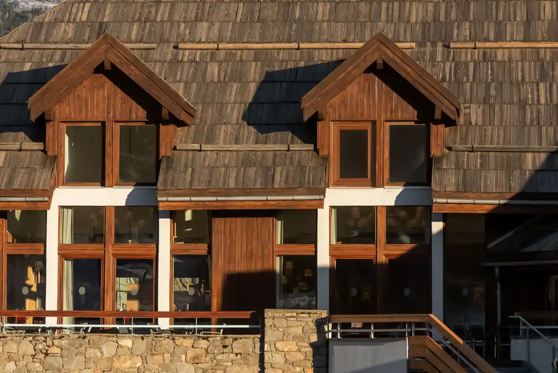 Design d’espace contemporain par Studio Arch à Grenoble