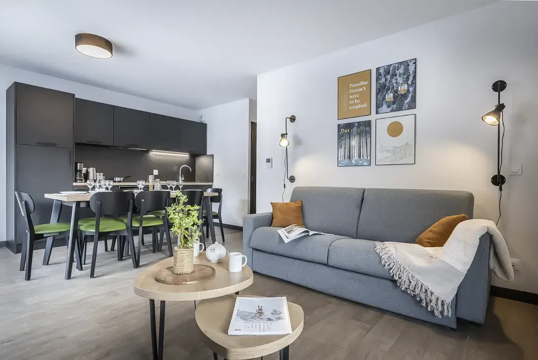 Aménagement intérieur élégant par Studio Arch à Grenoble