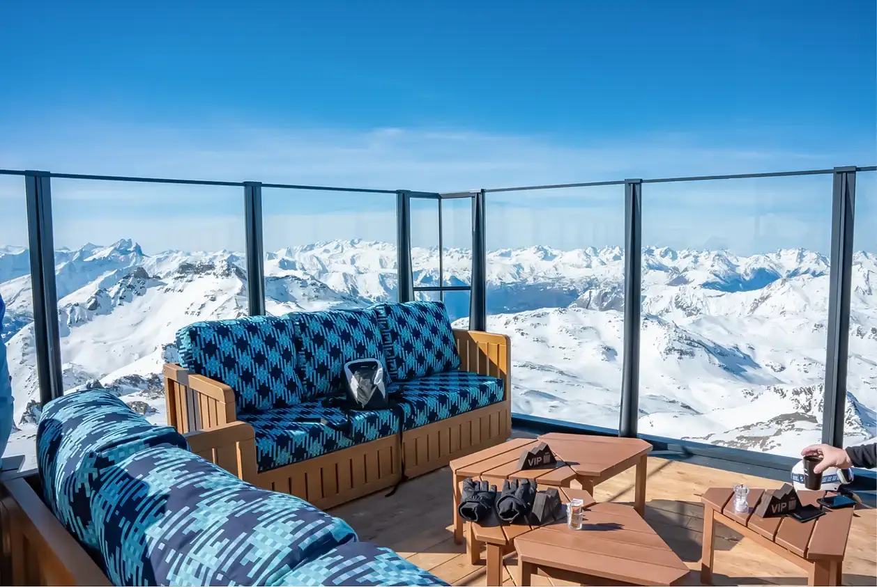 Aménagement d’espace fonctionnel par Studio Arch à Challes-les-Eaux