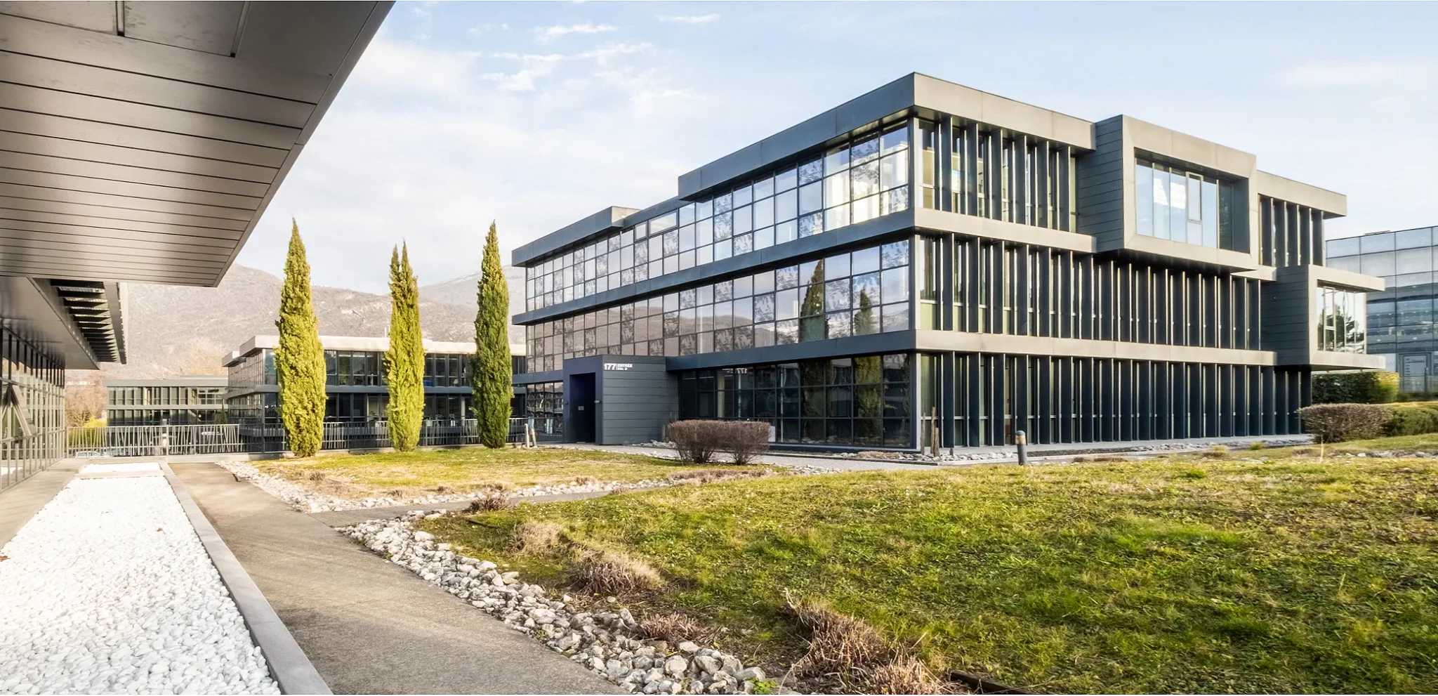 Aménagement intérieur sur mesure par Studio Arch à Aix-les-Bains